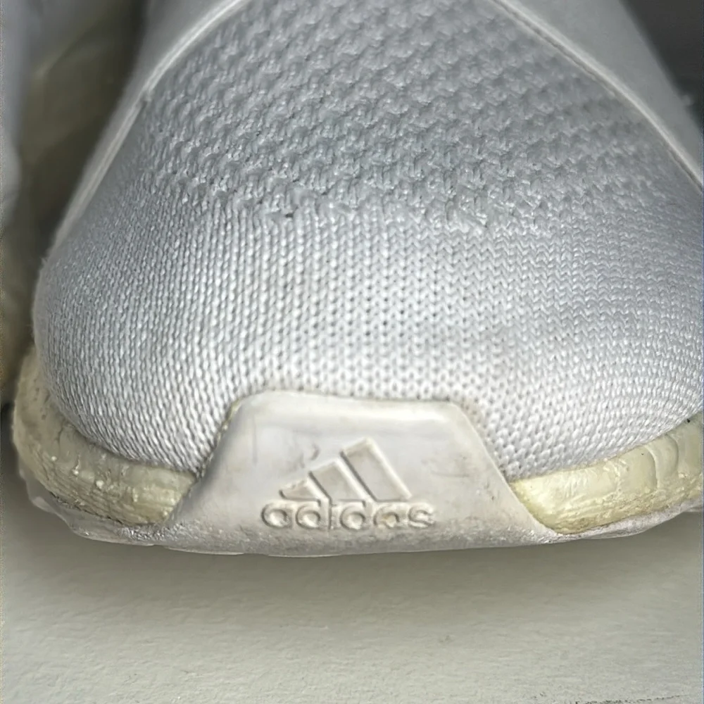 Adidas UltraBoost crisscross DNA White Sneakers